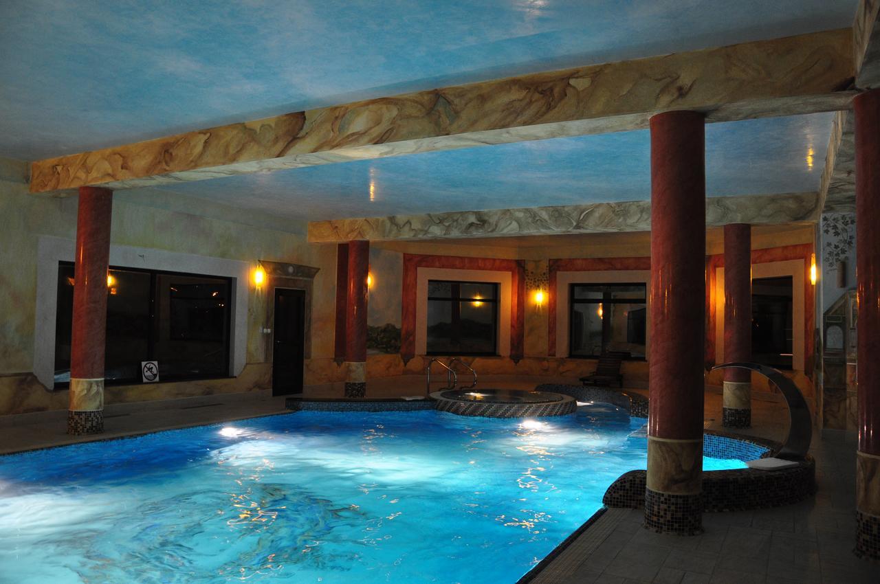 Hotel Olenka Szydlowiec Exteriör bild