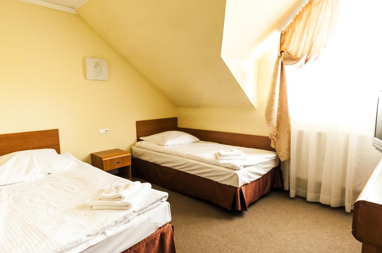 Hotel Olenka Szydlowiec Exteriör bild